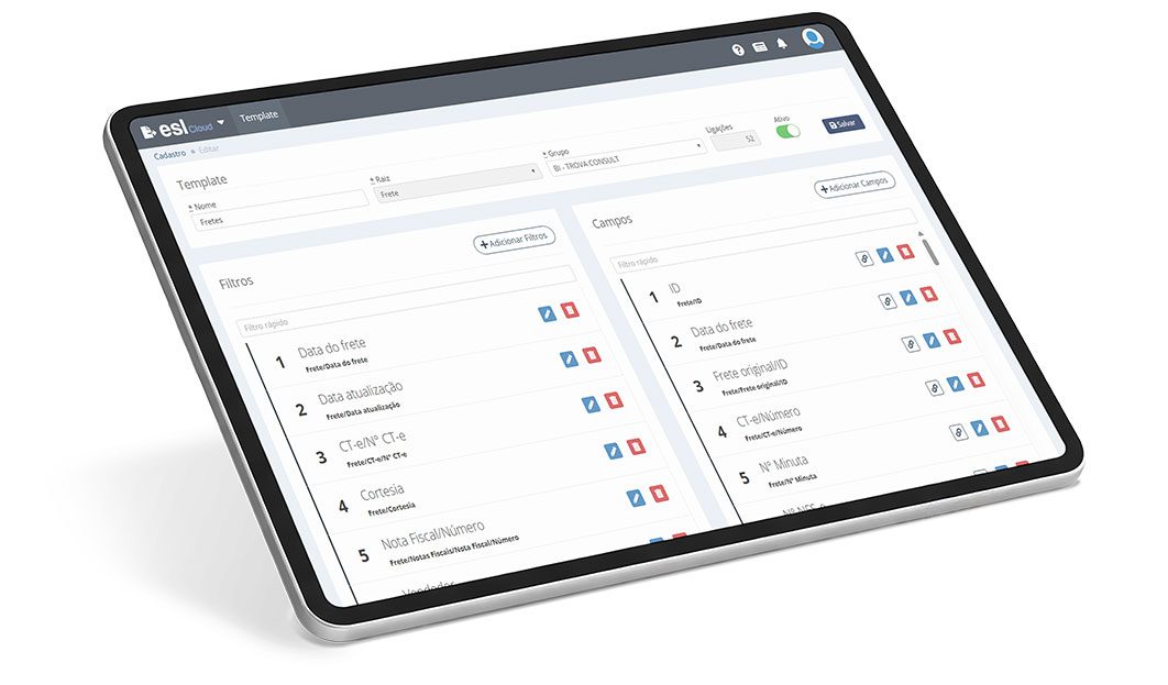 Tablet exibindo interface de sistema de gestão empresarial